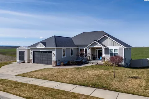 1215 Sunnyside Dr, Pullman, WA 99163