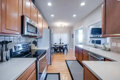 Kitchen - 1215 Sunnyside Dr, Pullman, WA 99163 photo 2 of 3