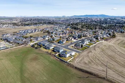 View/Area - 1215 Sunnyside Dr, Pullman, WA 99163 photo 5 of 6