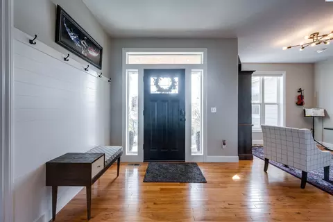 Entry Way - 1215 Sunnyside Dr, Pullman, WA 99163 photo 1 of 2
