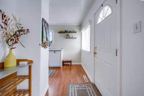 Entry Way - 535 SW Summer St, Pullman, WA 99163 photo 1 of 4