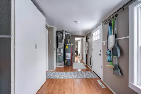 Entry Way - 535 SW Summer St, Pullman, WA 99163 photo 4 of 4