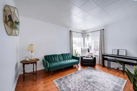 Living - 535 SW Summer St, Pullman, WA 99163 photo 3 of 3