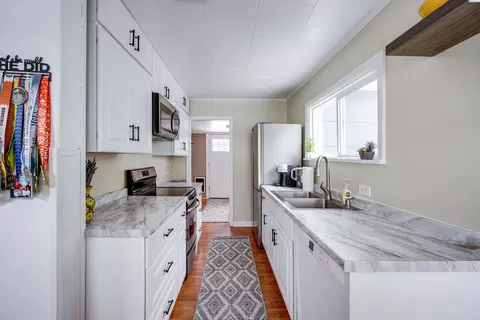 Kitchen - 535 SW Summer St, Pullman, WA 99163 photo 1 of 3