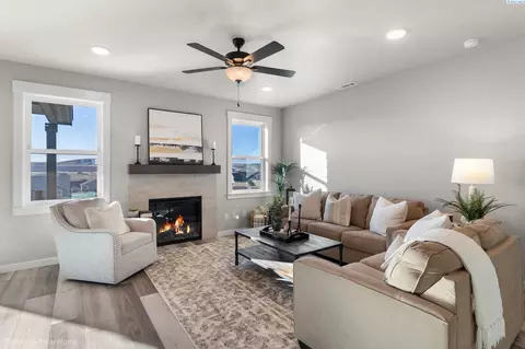 Living - 6531 Road 52, Pasco, WA 99301 photo 1 of 1