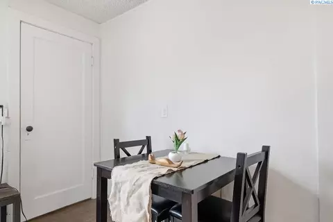 Dining - 230 SE Se Spg, Pullman, WA 99163 photo 2 of 3