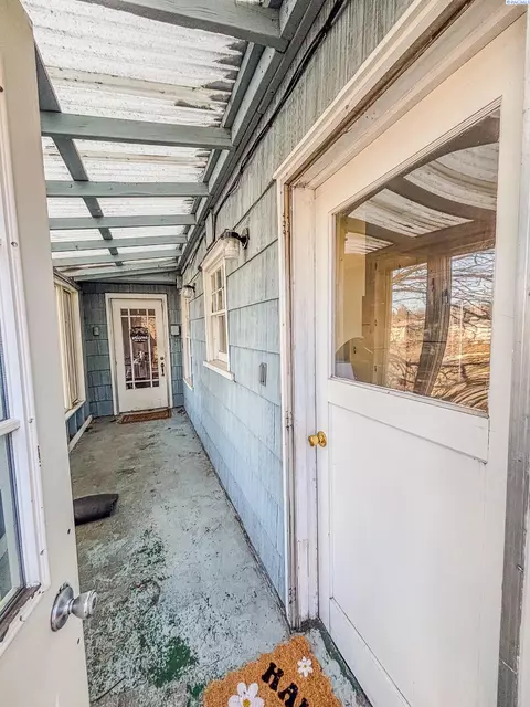 Exterior - 230 SE Se Spg, Pullman, WA 99163 photo 6 of 6