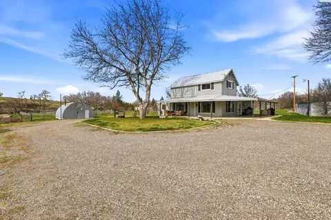 5204 W Neyens Rd, Benton City, WA 99320
