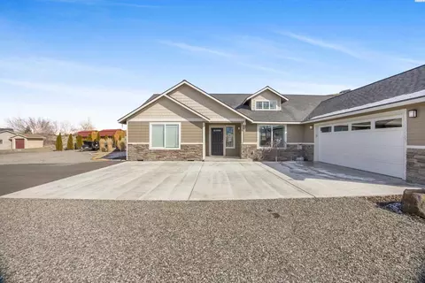 105503 E Badge E Badger Rd, Kennewick, WA 99338