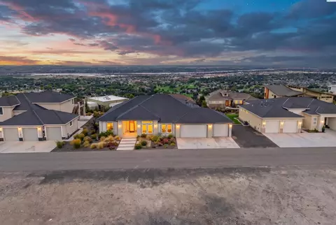 2531 Falconcrest Loop, Richland, WA 99352
