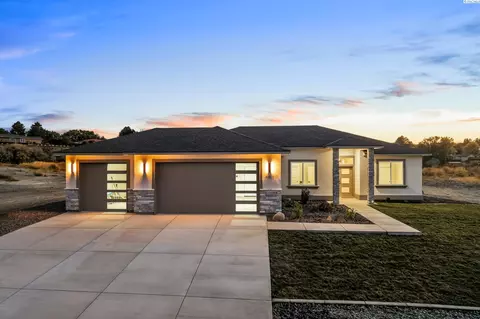 4090 Kingwood St, Kennewick, WA 99337