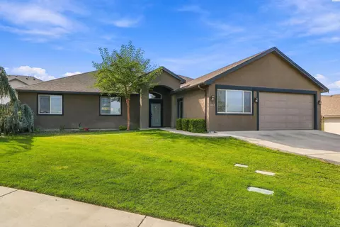 497 Charbonneau Dr, Richland, WA 99352