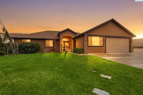 497 Charbonneau Dr, Richland, WA 99352