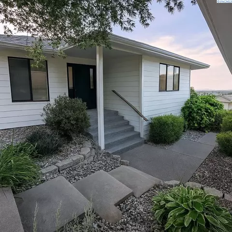 3803 W 40th Pl, Kennewick, WA 99337