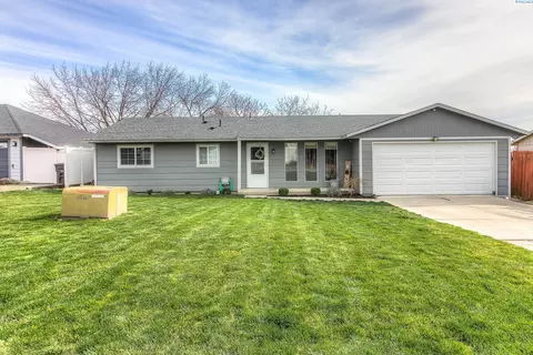 213 S 76th Ave, Yakima, WA 98908