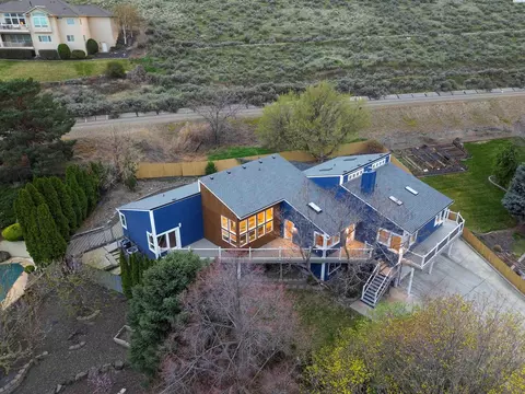 245 High Meadows St, Richland, WA 99352