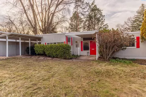 1055 Duncan Ln, Pullman, WA 99163