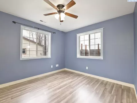 Bedroom - 620 SE Mckenzie St, Pullman, WA 99163 photo 6 of 7