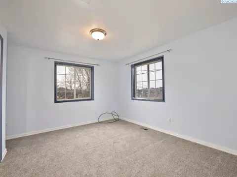 Bedroom - 620 SE Mckenzie St, Pullman, WA 99163 photo 4 of 7