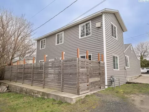 Exterior - 620 SE Mckenzie St, Pullman, WA 99163 photo 2 of 10