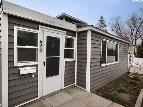 Exterior - 620 SE Mckenzie St, Pullman, WA 99163 photo 8 of 10