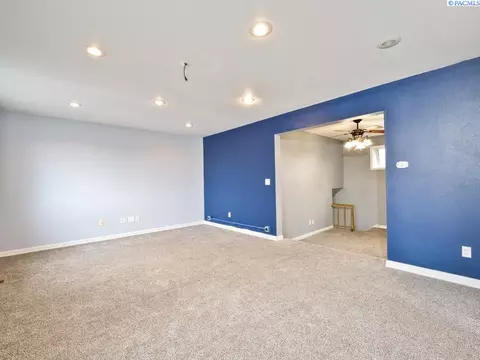 Living - 620 SE Mckenzie St, Pullman, WA 99163 photo 5 of 5