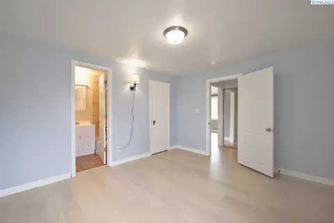 Bedroom - 620 SE Mckenzie St, Pullman, WA 99163 photo 1 of 7