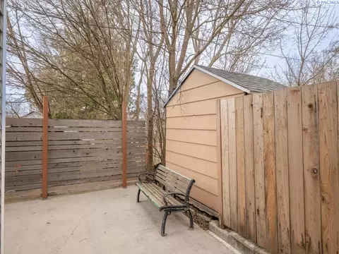 Exterior - 620 SE Mckenzie St, Pullman, WA 99163 photo 3 of 10