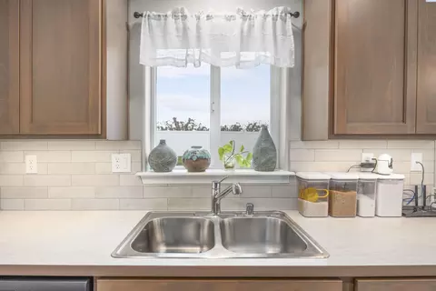Kitchen - 112 Bitters Loop, Grandview, WA 98930 photo 3 of 4