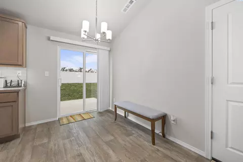 Entry Way - 112 Bitters Loop, Grandview, WA 98930 photo 1 of 2