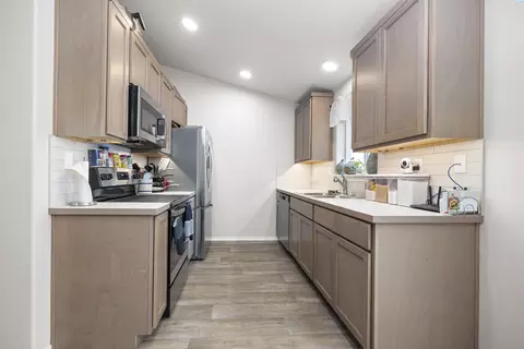 Kitchen - 112 Bitters Loop, Grandview, WA 98930 photo 1 of 4