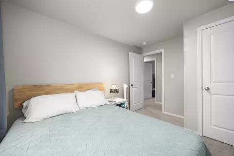 Bedroom - 112 Bitters Loop, Grandview, WA 98930 photo 4 of 4