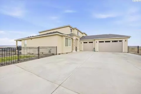 6557 Argos St, West Richland, WA 99353