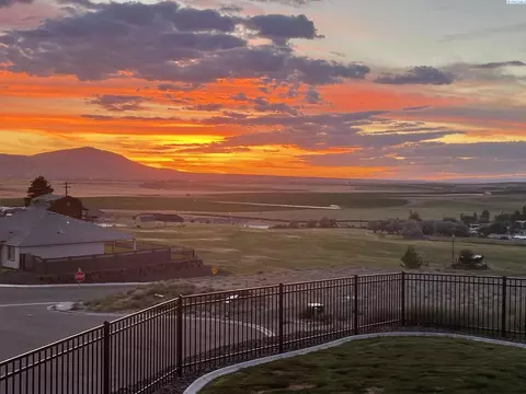 6557 Argos St, West Richland, WA 99353
