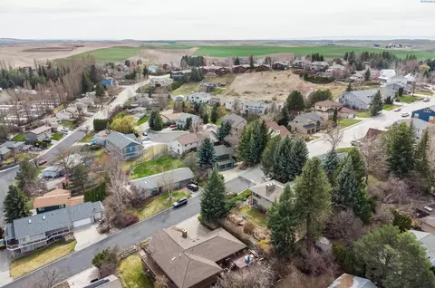 View/Area - 645 Staley Dr, Pullman, WA 99163 photo 4 of 4