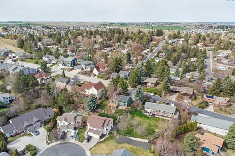 View/Area - 645 Staley Dr, Pullman, WA 99163 photo 3 of 4