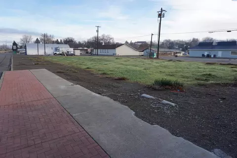 1311 Bennett Ave, Prosser, WA 99350