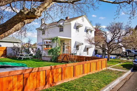 1011 Comstock St, Richland, WA 99352