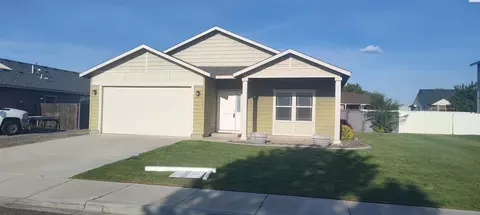 4405 Phoenix Ln, Pasco, WA 99301
