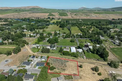 lot3 Block 7 Legion Hts #2, Benton City, WA 99320