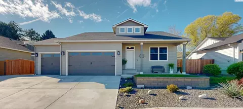 1923 W 39th Ave, Kennewick, WA 99336