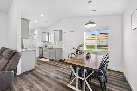2909 E Helena St, Pasco, WA 99301 photo 4