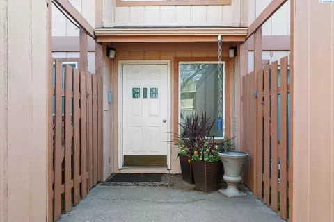 3121 W Hood #I 204, Kennewick, WA 99336