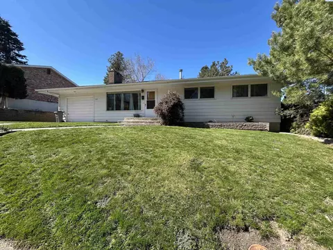 115 SW Skyline Dr, Pullman, WA 99163