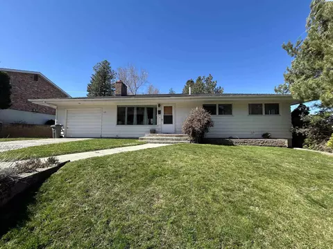 Exterior - 115 SW Skyline Dr, Pullman, WA 99163 photo 2 of 9
