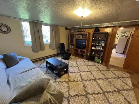Living - 115 SW Skyline Dr, Pullman, WA 99163 photo 4 of 4