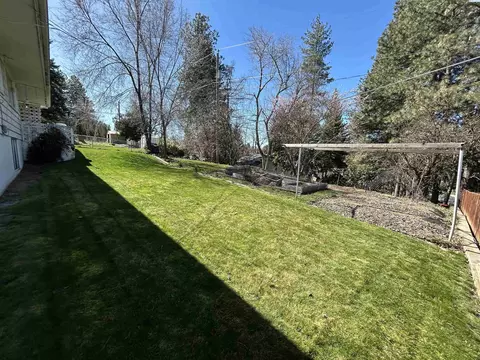 Exterior - 115 SW Skyline Dr, Pullman, WA 99163 photo 8 of 9