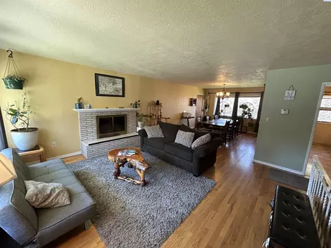 Living - 115 SW Skyline Dr, Pullman, WA 99163 photo 1 of 4