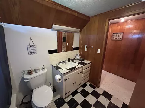 Bath - 115 SW Skyline Dr, Pullman, WA 99163 photo 6 of 6