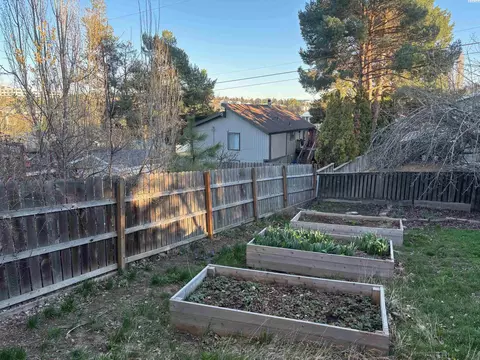 Exterior - 135 NW Robert St, Pullman, WA 99163 photo 5 of 6